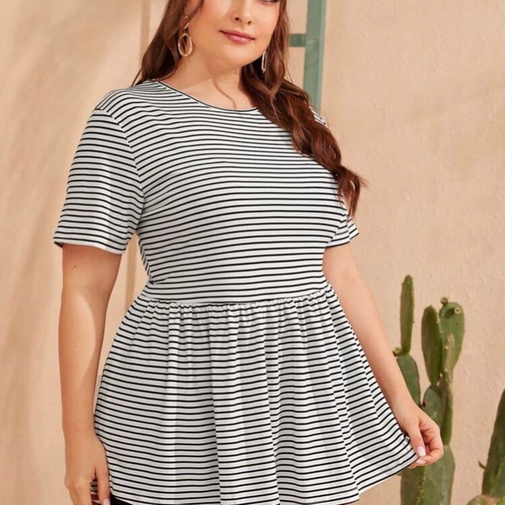 Striped Ruffle Hem Top - Picture 3 of 4
